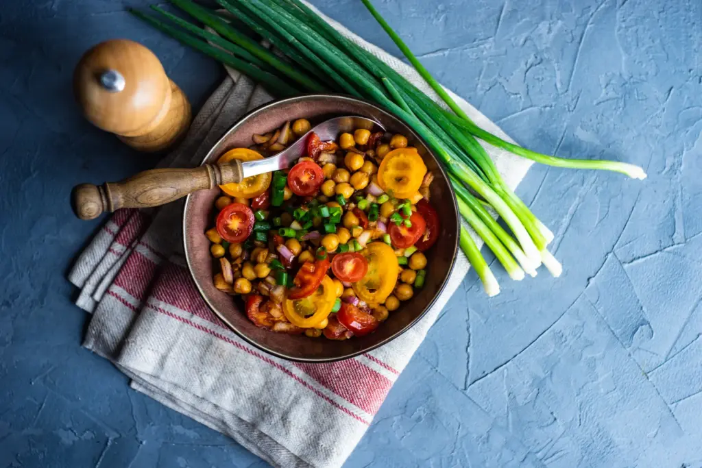 Chickpea & greens bowl with tahini