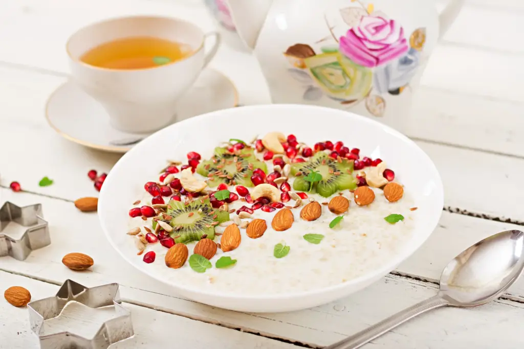 Greek yoghurt, berry & seed bowl